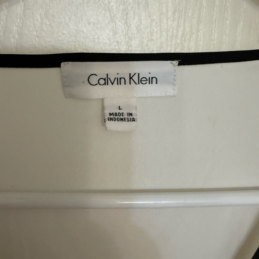 Calvin Klein Women's White Blouse with Black Trim - Picture 2 of 2